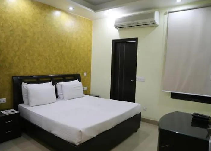 Deluxe King Room
