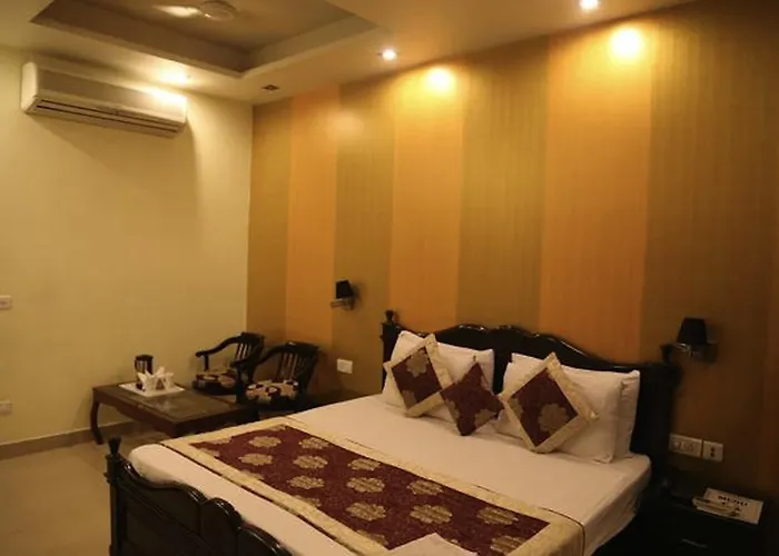 Deluxe Queen Room