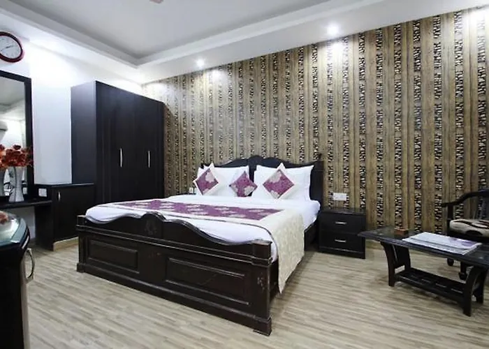 Deluxe Queen Room
