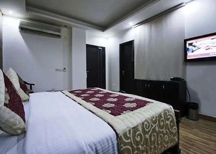 Deluxe Queen Room